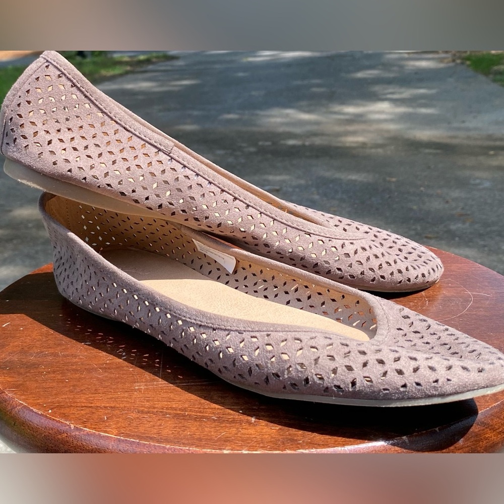 Universal Threads Flats